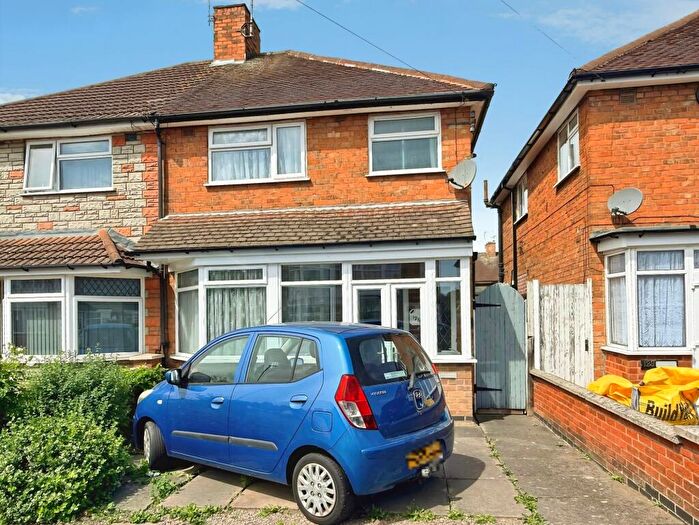 3 Bedroom Semi-Detached House For Sale In Averil Road, Leicester, LE5