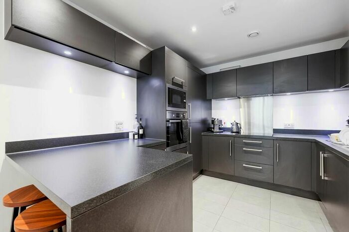 2 Bedroom Flat For Sale In Harford Street, London, E1