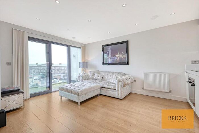2 Bedroom Apartment To Rent In Landmark House, The Broadway, Loughton, IG10
