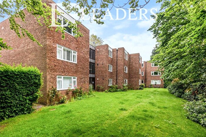 2 Bedroom Flat To Rent In Ashley Road, Walton-on-Thames, Surrey, KT12