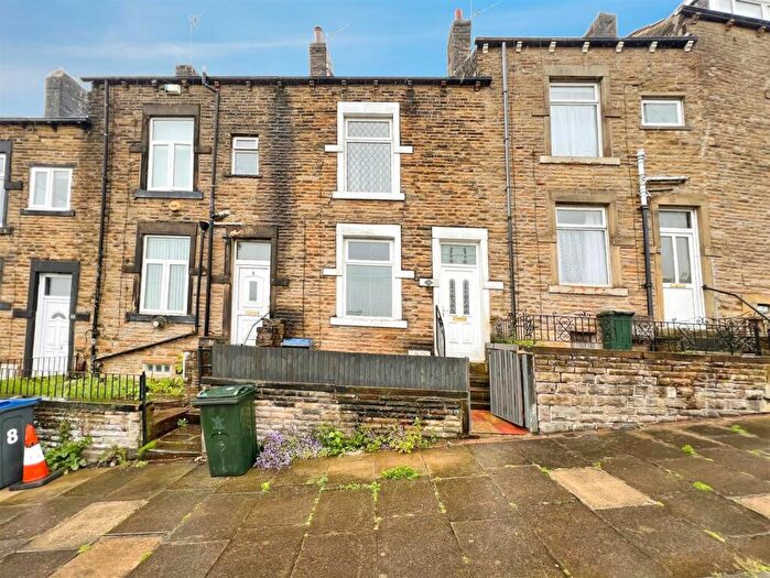 3 Bedroom Terraced House For Sale In Peel Park Drive, Bradford, BD2