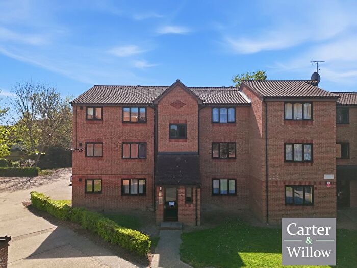 1 Bedroom Flat For Sale In Plumtree Close, Dagenham, RM10