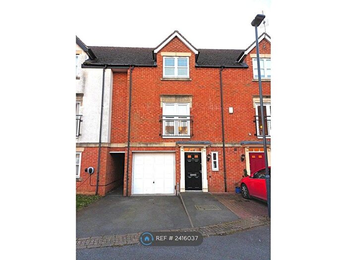 4 Bedroom Maisonette To Rent In New Orchard Place, Mickleover, Derby, DE3