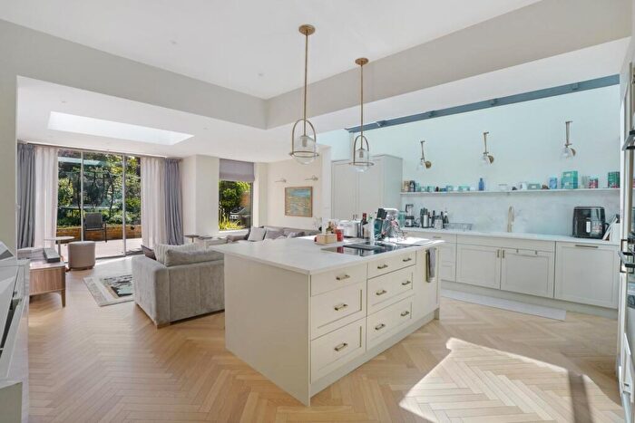 5 Bedroom Semi-Detached House For Sale In Eastmearn Road, Dulwich, London, SE21