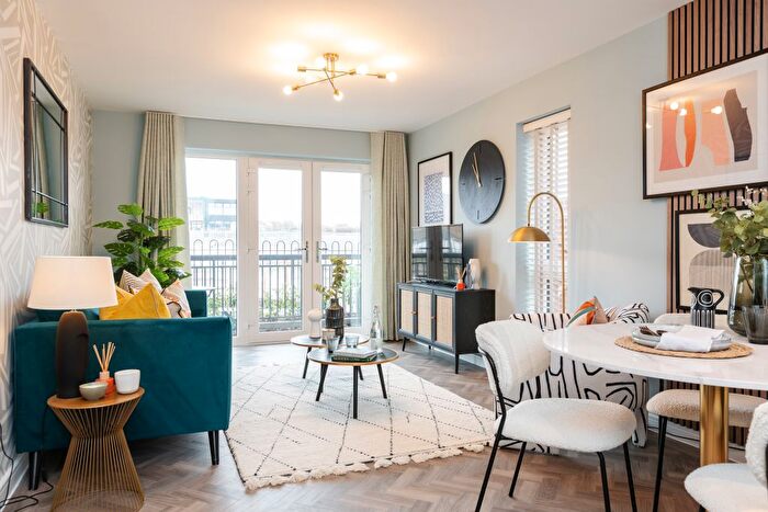 2 Bedroom Flat For Sale In "Type F" At Greenwood Gardens, Hop Hill, Brewery Square, Dorchester, DT1
