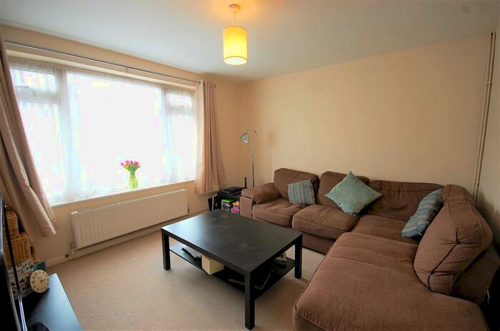 1 Bedroom Flat To Rent In Bourne Court, Station Approach, Ruislip, HA4