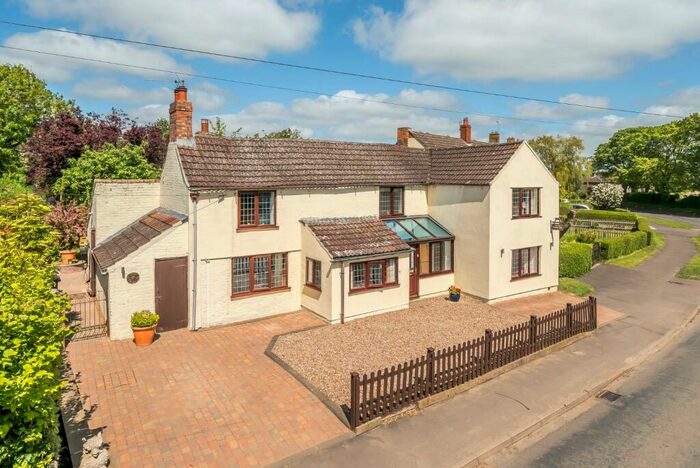 4 Bedroom Cottage For Sale In Main Road, Belchford, Horncastle, LN9