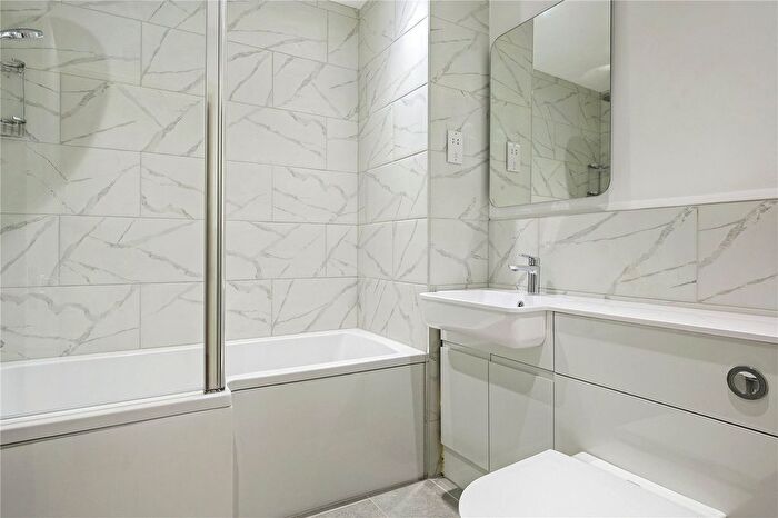 2 Bedroom Flat For Sale In Dove Road, London, N1