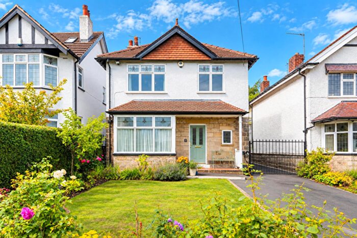 4 Bedroom Detached House For Sale In West Park Place, Roundhay, LS8