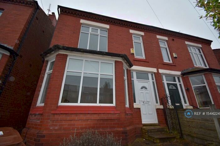 3 Bedroom Semi-Detached House To Rent In Avondale Road, Stockport, SK3