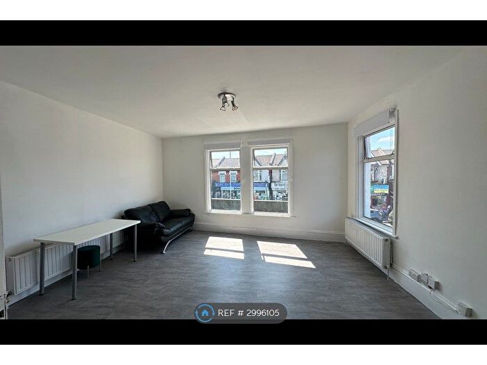 1 Bedroom Flat To Rent In Green Lane, Ilford, IG3