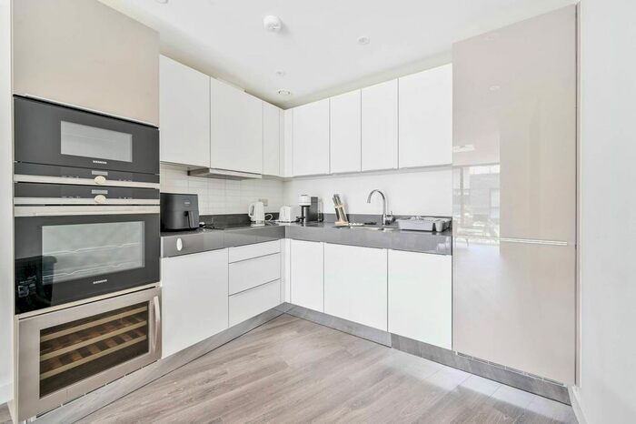 1 Bedroom Flat To Rent In Aldgate, Aldgate, London, E1