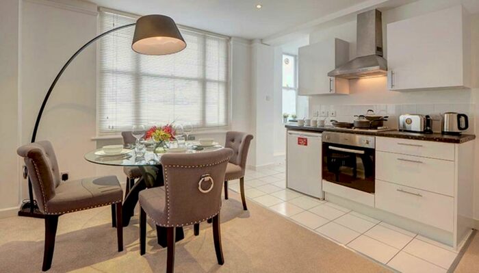 1 Bedroom Flat To Rent In Hill Street, Mayfair W1J
