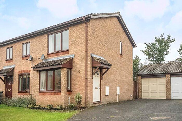 2 Bedroom Semi Detached House To Rent In Greenwood Homes, Bicester, OX26