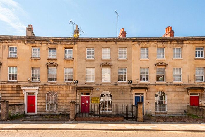2 Bedroom Flat To Rent In Brightwell House, Reading, RG1