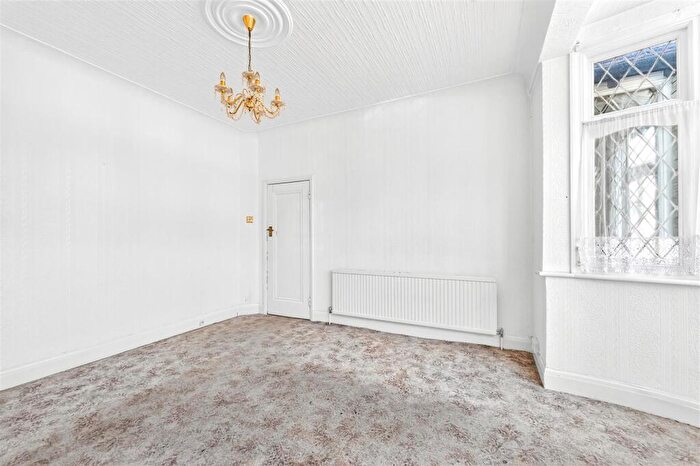 3 Bedroom Terraced House For Sale In Falmouth Gardens, Ilford, IG4