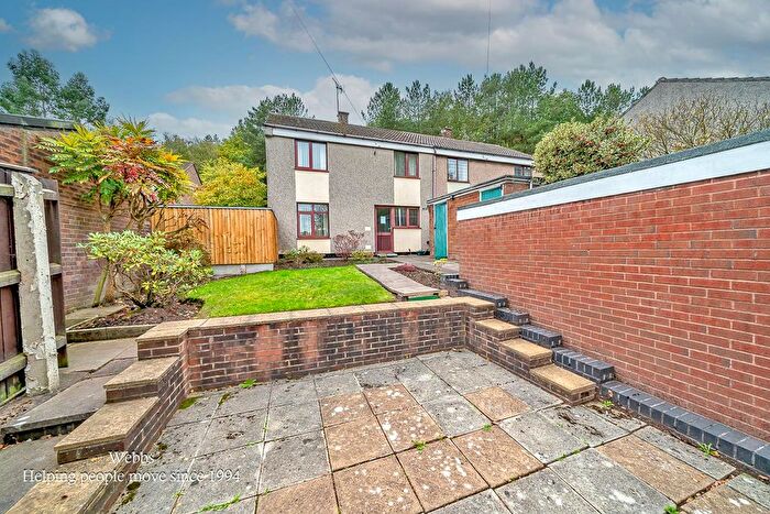 3 Bedroom Semi-Detached House For Sale In Chase Walk, Cannock, WS12