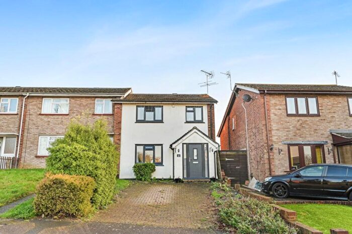 3 Bedroom End Of Terrace House For Sale In Hillside Gardens, Braintree, Essex, CM7