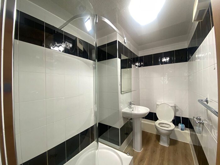 2 Bedroom Flat To Rent In Bed - Plymouth Village, , Plymouth Grove, Victoria Park, M13