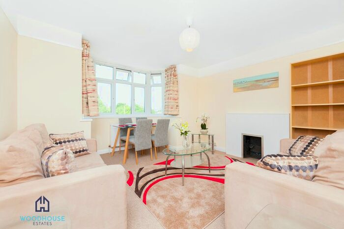 2 Bedroom Flat To Rent In Oakleigh Road North, London, N20