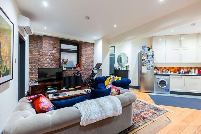 2 Bedroom Flat To Rent In Commercial Street, Spitalfields, London, E1