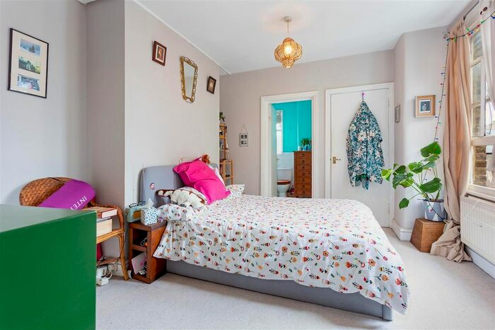 2 Bedroom Flat To Rent In Mazenod Avenue, West Hampstead, NW6