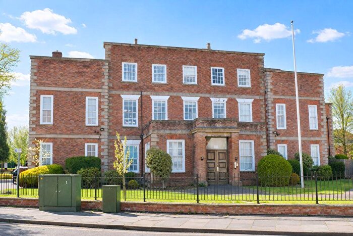 2 Bedroom Flat For Sale In Balderton Gate, Newark, NG24