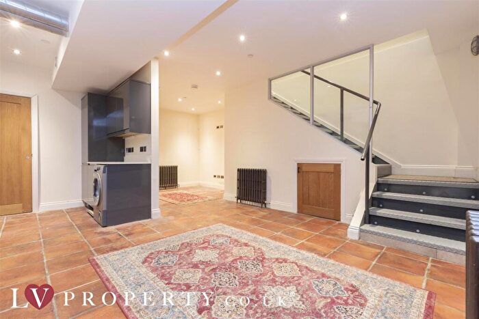 2 Bedroom Apartment To Rent In James Street, Jewellery Quarter, Birmingham, West Midlands, B3