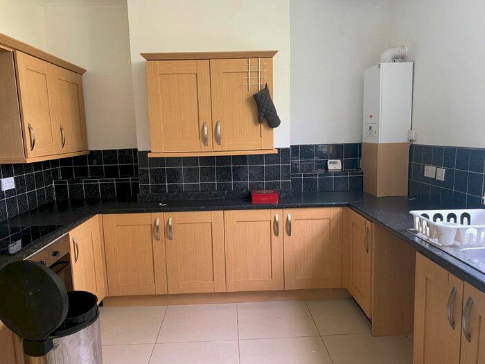 2 Bedroom Flat To Rent In Croxteth Grove, Liverpool, L8