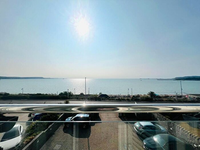 2 Bedroom Flat To Rent In Greenhill, Weymouth, DT4