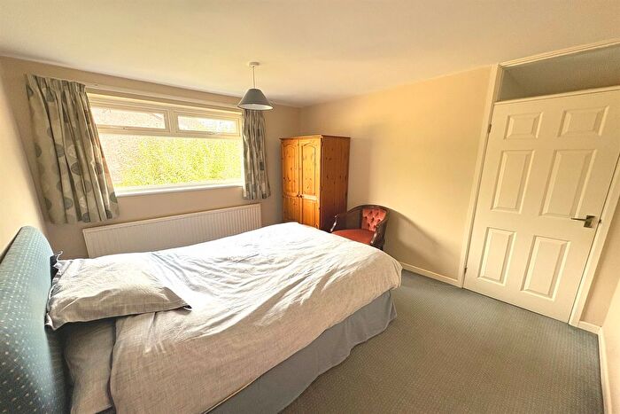 3 Bedroom Semi-Detached House For Sale In Dunoon Close, Holmes Chapel, CW4