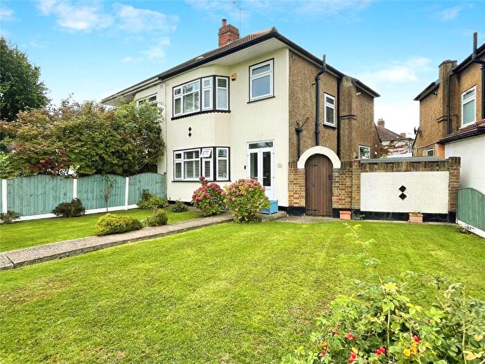3 Bedroom Semi-Detached House For Sale In Southend Arterial Road, Hornchurch, RM11