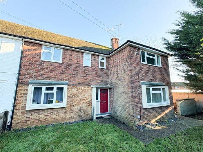 2 Bedroom Maisonette To Rent In Finch Crescent, Leighton Buzzard, LU7