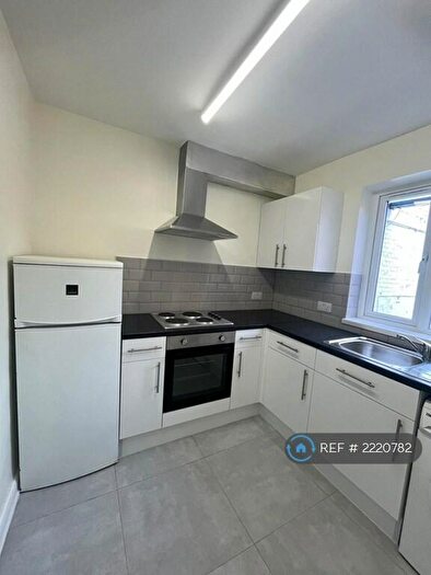 2 Bedroom Maisonette To Rent In Peach Street, Wokingham, RG40
