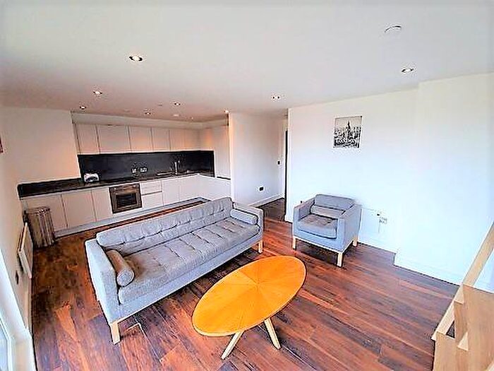 2 Bedroom Apartment For Sale In Rivergate House, Wilburn Basin, Salford, M5
