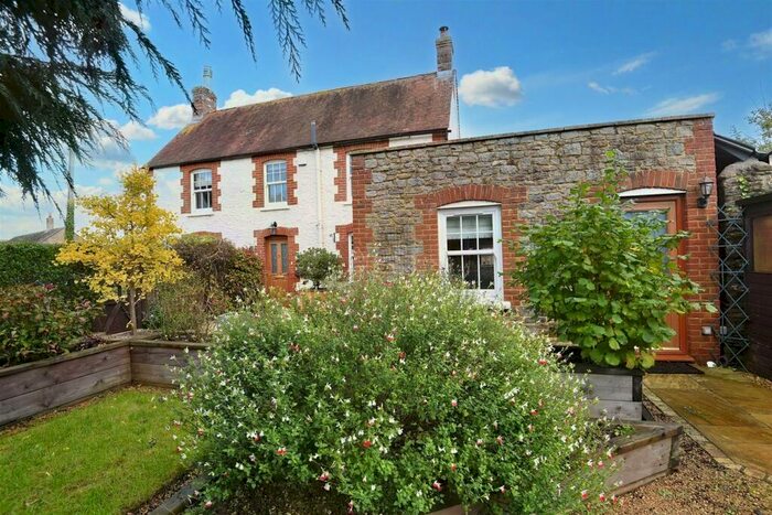 2 Bedroom Cottage For Sale In Yenston, Templecombe, BA8