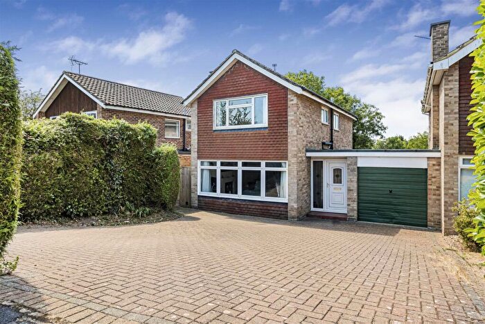 3 Bedroom Link Detached House For Sale In Churchill Crescent, Sonning Common, Reading, RG4