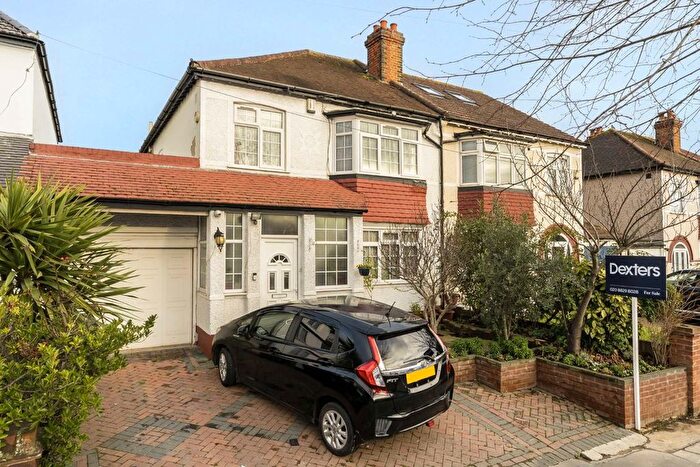 3 Bedroom Semi Detached House For Sale In Green Lane, Thornton Heath, CR7