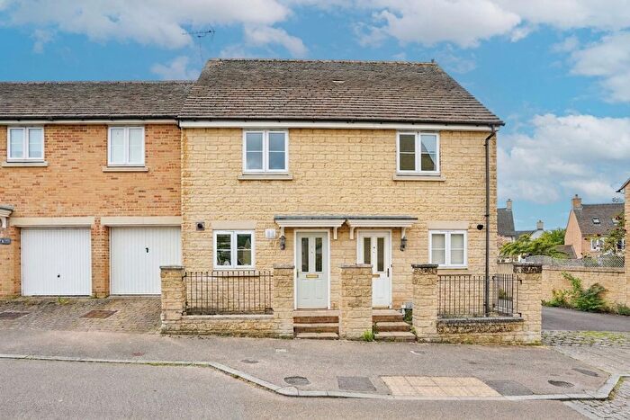 2 Bedroom Terraced House For Sale In Park View Road, Witney, OX28