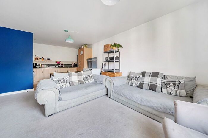 2 Bedroom Flat For Sale In Upper Chase, Chelmsford, CM2