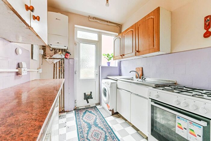 3 Bedroom Terraced House For Sale In Churchmore Road, Streatham Vale, London, SW16