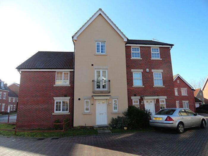 3 Bedroom Town House To Rent In Acorn Way, Red Lodge, IP28