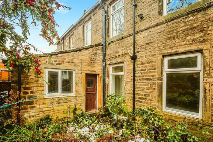 2 Bedroom Cottage For Sale In Soyland Town Road, Sowerby Bridge, HX6