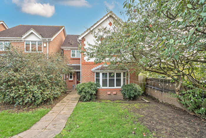3 Bedroom Detached House For Sale In Crosier Close, London, SE3