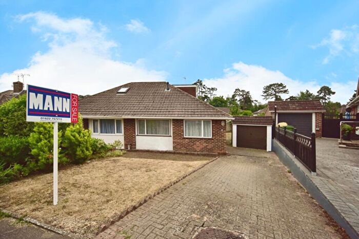 3 Bedroom Bungalow For Sale In Kingsgate Close, Maidstone, Kent, ME16