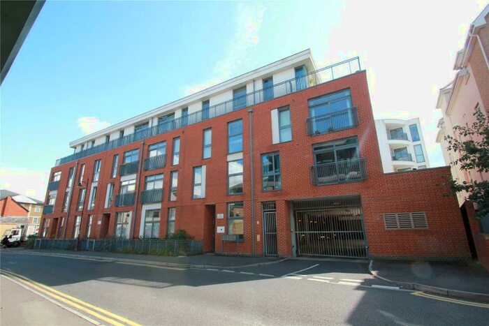 2 Bedroom Apartment To Rent In Chertsey, KT16
