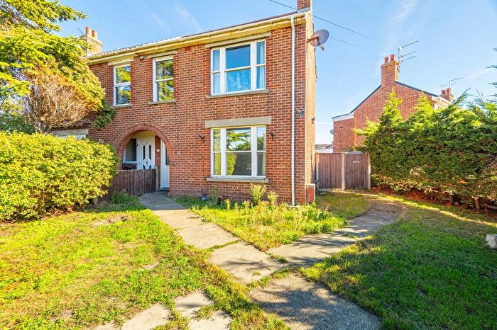 3 Bedroom Semi-Detached House For Sale In Cradock Avenue, Great Yarmouth, NR30