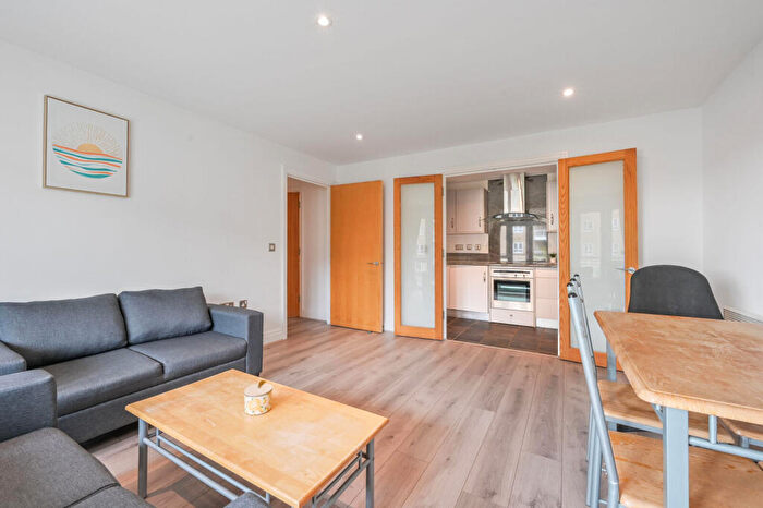 2 Bedroom Flat For Sale In St. Davids Square, Isle Of Dogs, London, E14