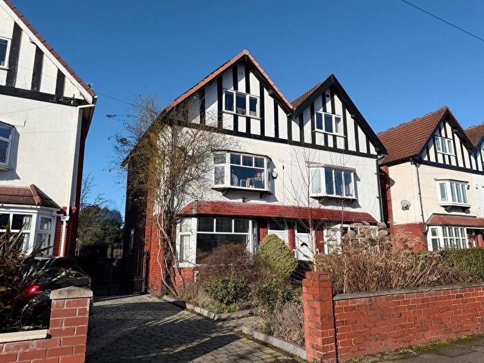 5 Bedroom Semi-Detached House For Sale In Ryebank Road, Chorlton, M21