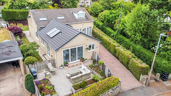 5 Bedroom Detached House For Sale In Gynn Lane, Honley, HD9